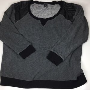 Torrid women’s gray sweater pleather shoulder Sz 3